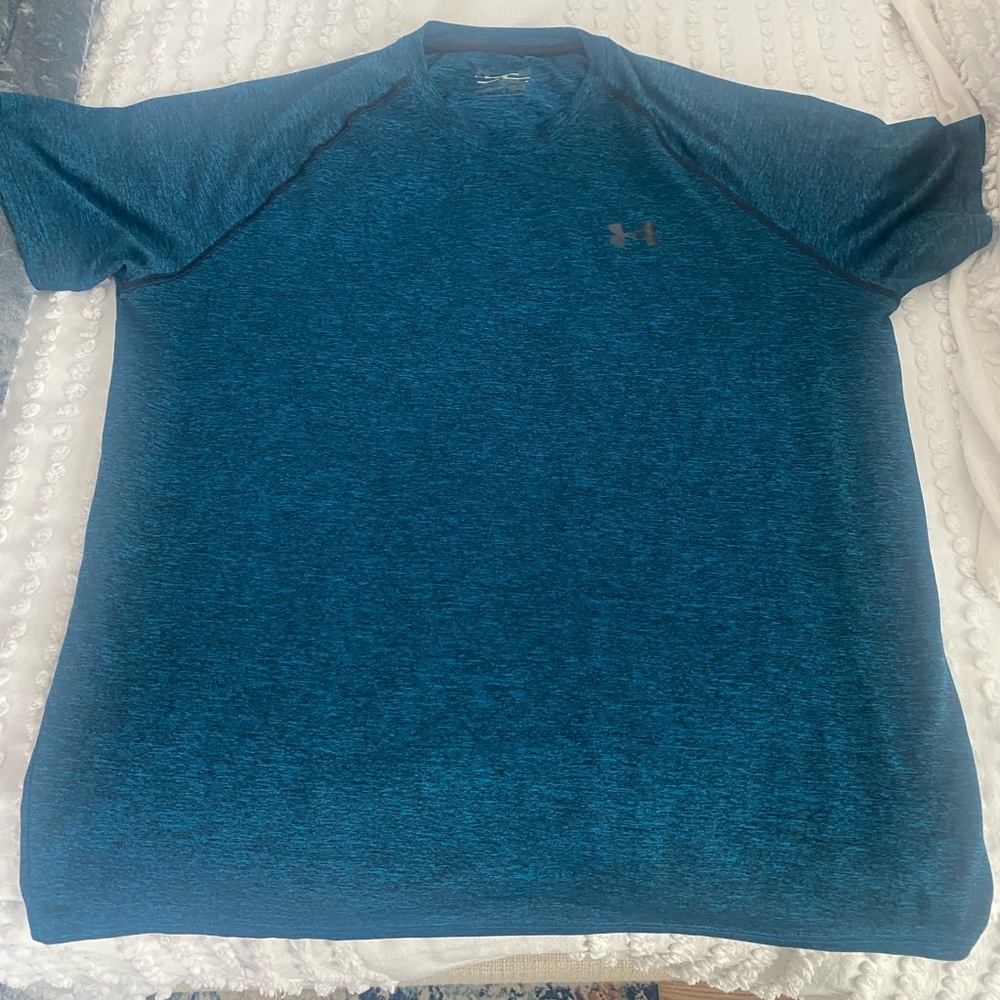 Under Armour workout shirt! Great condition!
